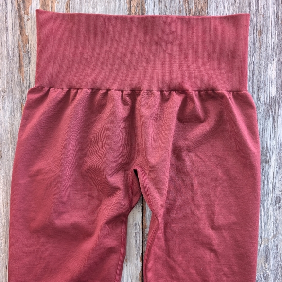 NVGTN Solid Seamless Leggings Red Women's Small - Picture 3 of 5